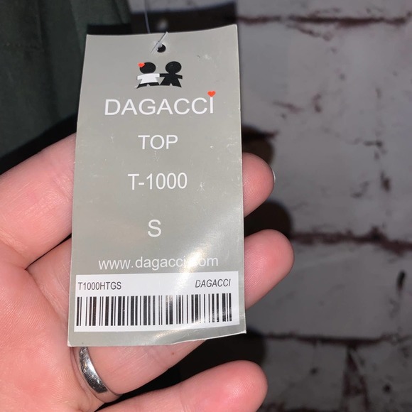 Dagacci women’s scrub tops - set of 2 (size small) - Picture 4 of 11